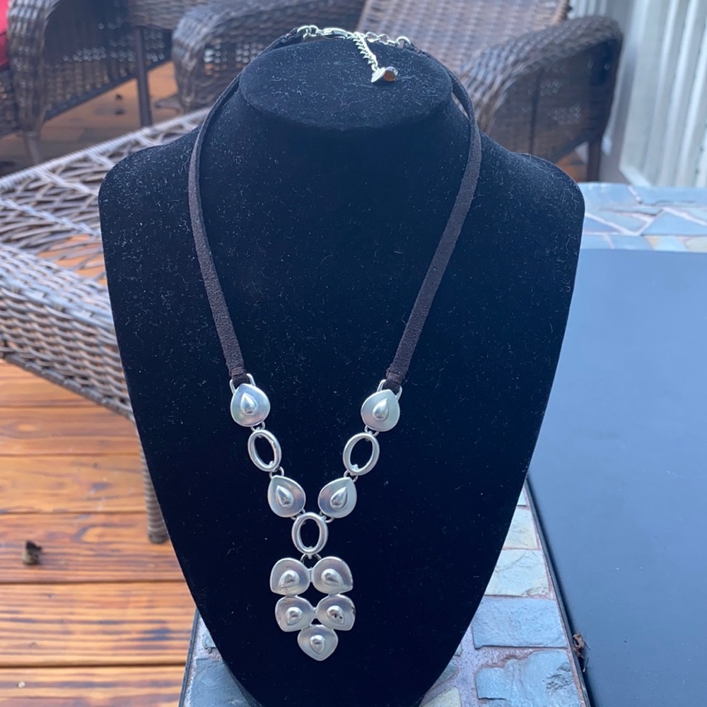 Silver/leather adjustable fashion choker necklace